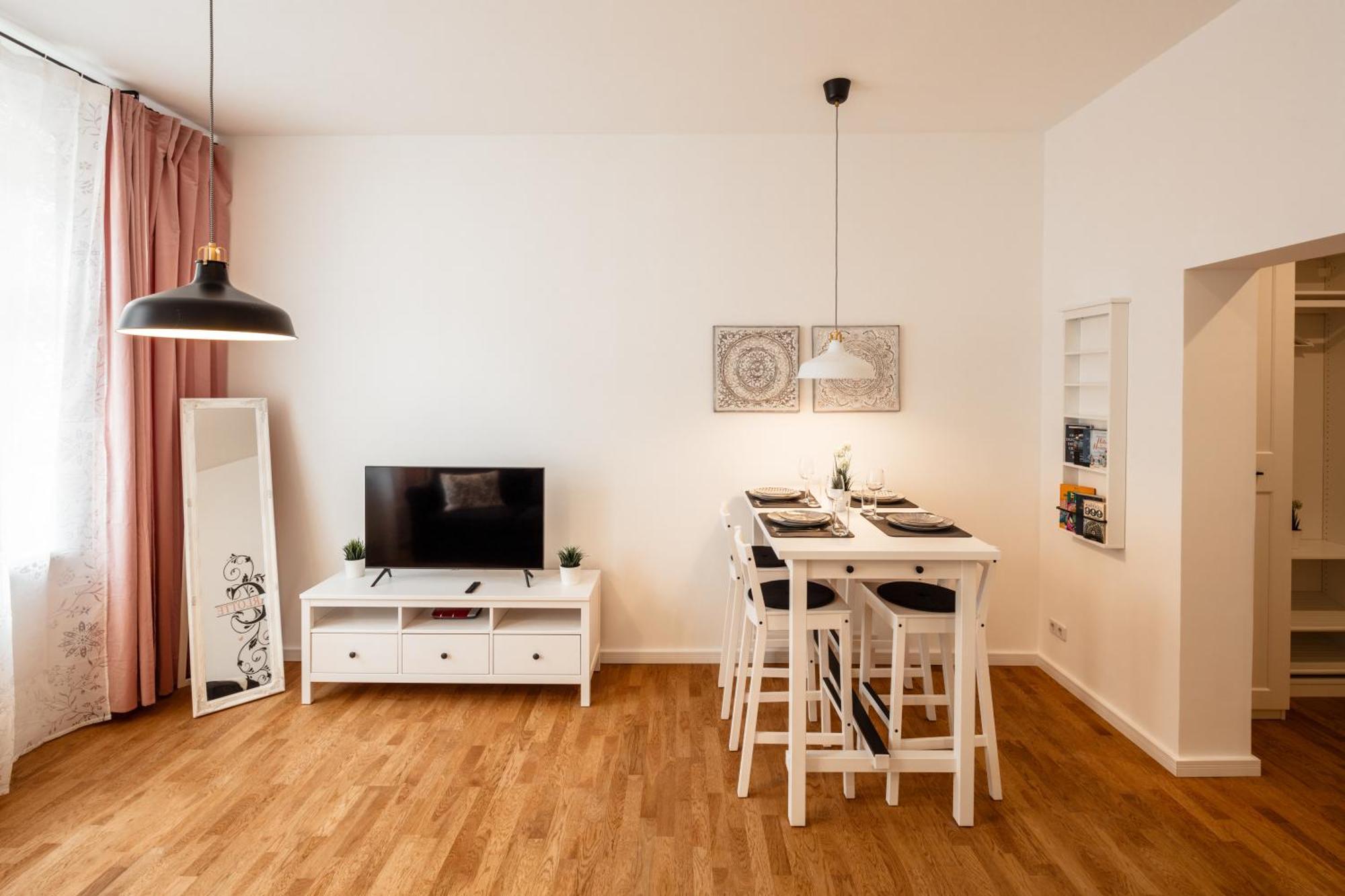 Apartment Goethe Palais Charlotte 4p L Lift I Parkplatzi Zentrum I Helios *